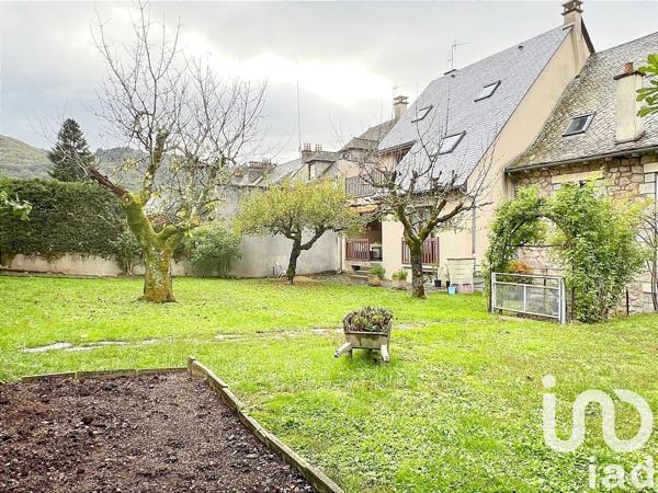 Maison 15 pièces de 380 m² à Entraygues-sur-Truyère (12140)