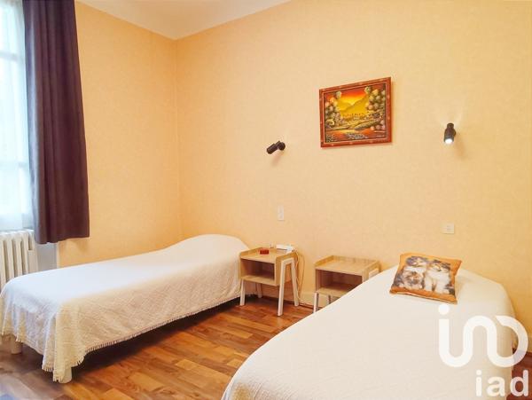 Maison 15 pièces de 380 m² à Entraygues-sur-Truyère (12140)