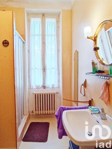 Maison 15 pièces de 380 m² à Entraygues-sur-Truyère (12140)