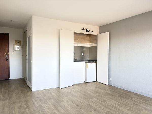 T1 avec balcon parfait état