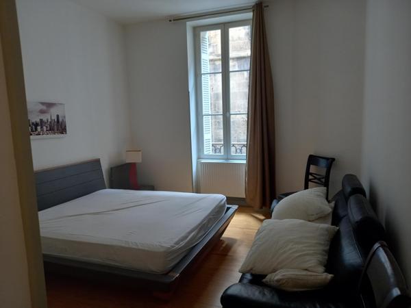 APPARTEMENT T6 MEUBLE HYPER CENTRE RUE VITAL CARLES Bordeaux (33000)