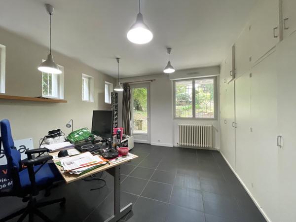 MAISON D’EXCEPTION – 242 m² – Terrain arboré de 929 m²