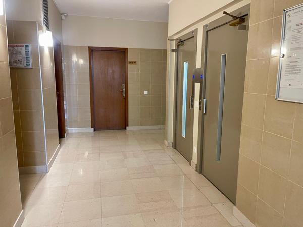 SUPERBE STUDIO RENOVE IMMEUBLE TRES BIEN ENTRETENU METRO PARMENTIER