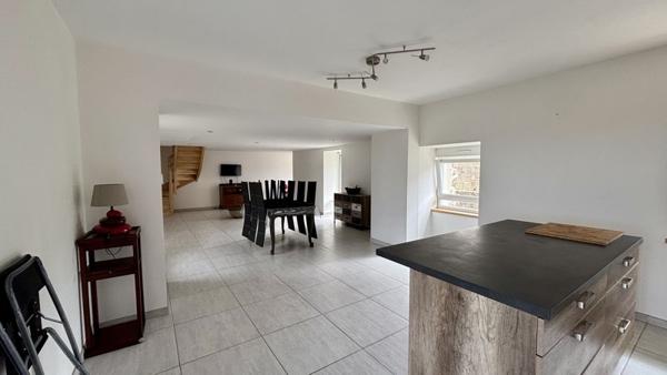 Maison à louer 1 000 € CC St-Pol-de-Léon 4 p 99 m² DPE D