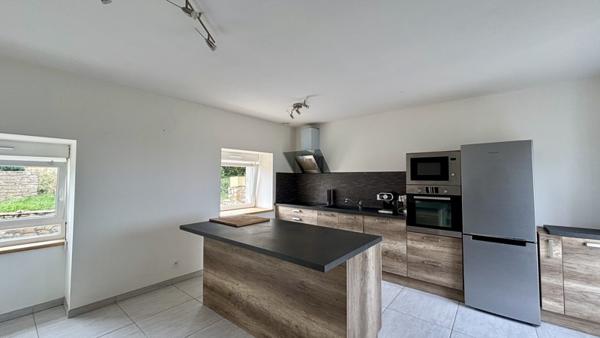 Maison à louer 1 000 € CC St-Pol-de-Léon 4 p 99 m² DPE D
