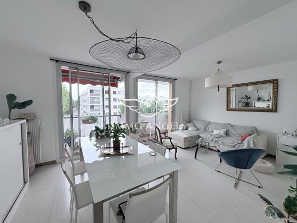 T4 DE 84M2 EN PARFAIT ETAT-3 CHAMBRES-TERRASSE-PARKING PRIVATIF-PROCHE TRAMWAY