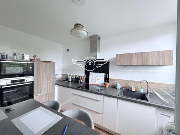 T4 DE 84M2 EN PARFAIT ETAT-3 CHAMBRES-TERRASSE-PARKING PRIVATIF-PROCHE TRAMWAY