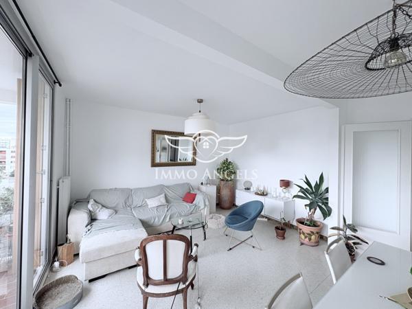 T4 DE 84M2 EN PARFAIT ETAT-3 CHAMBRES-TERRASSE-PARKING PRIVATIF-PROCHE TRAMWAY