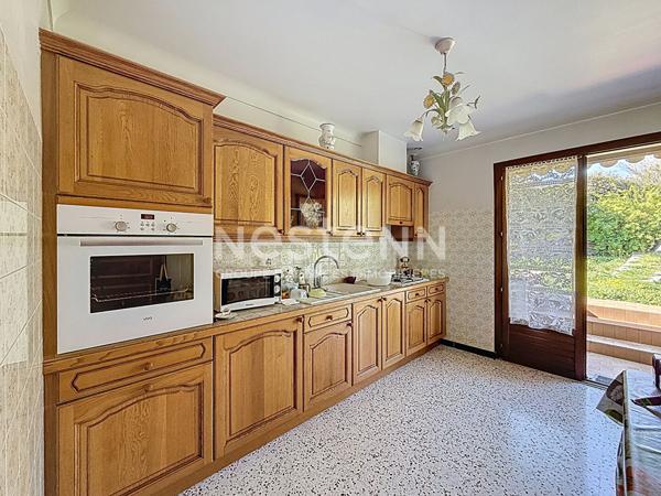 Maison Grasse 4 pièce(s)/ 1552 m2 de terrain/ Calme absolu/ Magnifique terrain