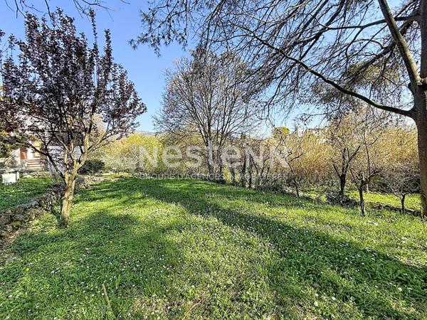 Maison Grasse 4 pièce(s)/ 1552 m2 de terrain/ Calme absolu/ Magnifique terrain