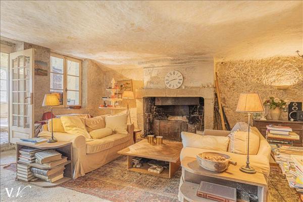 Maison à vendre 527 500 € Saint-Étienne-de-Chigny 16 p 400 m² DPE F