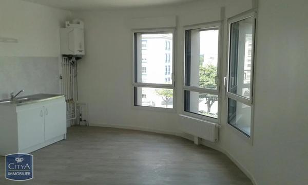 Appartement à louer 2 pièces 45.05m² Lorient (56100)