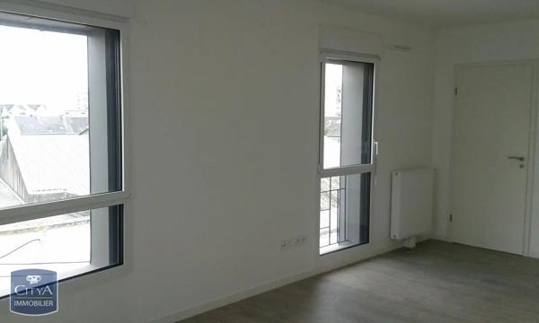 Appartement à louer 2 pièces 45.05m² Lorient (56100)
