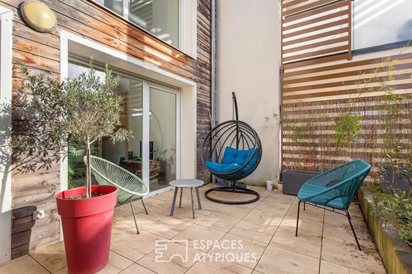 Duplex contemporain avec jardin dans le centre d’Ecully