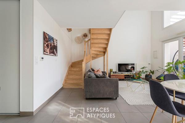 Duplex contemporain avec jardin dans le centre d’Ecully