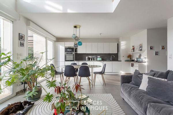 Duplex contemporain avec jardin dans le centre d’Ecully