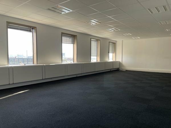 PLATEAU DE BUREAUX 100 M2
