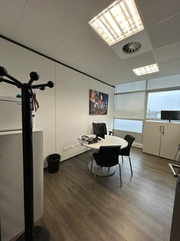 BUREAUX à LOUER de 1021 m²
