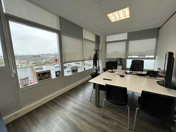 BUREAUX à LOUER de 1021 m²