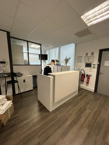 BUREAUX à LOUER de 1021 m²