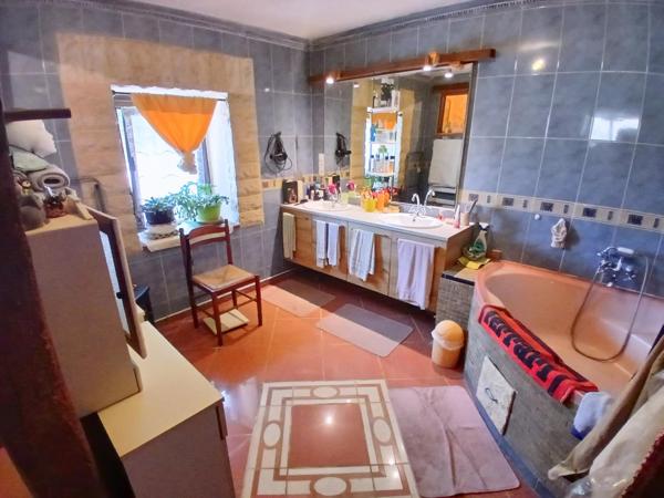 Maison et son studio avec terrain constructible