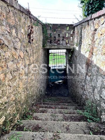 Vente élégante maison en pierre de tuffeau avec 4 chambres et bureau au coeur de Château-du-Loir (72500)