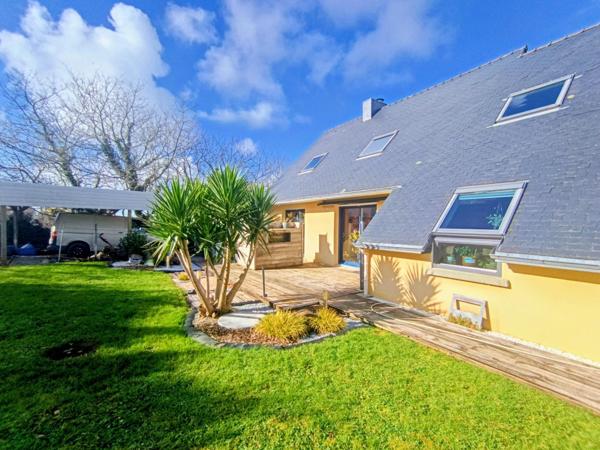 Maison à KERLAZ, 29100 - 5 pièces 140m²