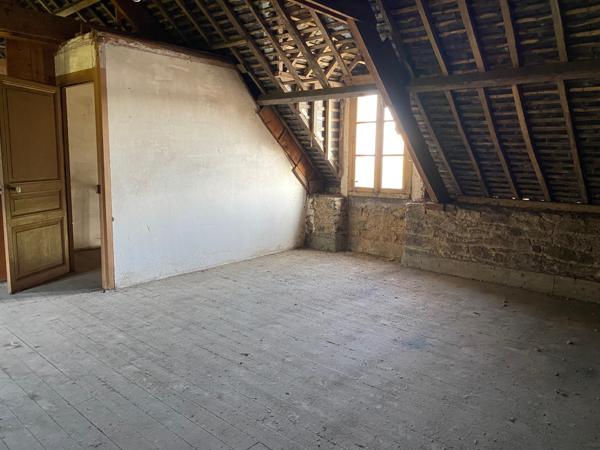 Immeuble à rénover – Usage commercial – Centre-bourg de Châteauneuf-d’Ille-et-Vilaine