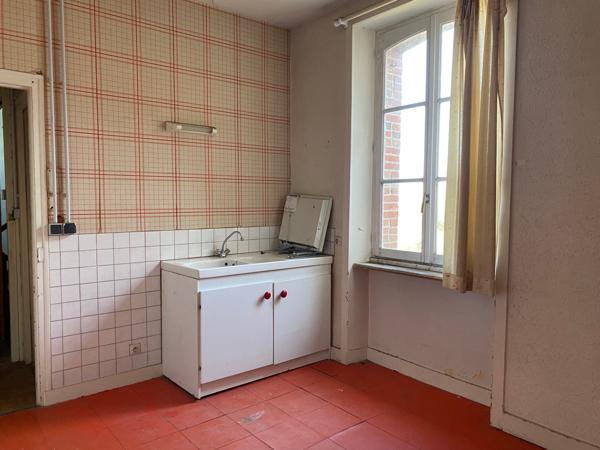 Immeuble à rénover – Usage commercial – Centre-bourg de Châteauneuf-d’Ille-et-Vilaine