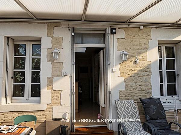 Charmante maison en pierre de plain pied centre village 83 m2 avec garage