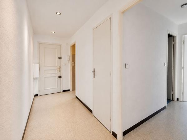 Appartement 4 pièces - Pinède - Parking et cave