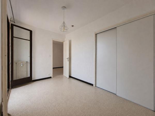 Appartement 4 pièces - Pinède - Parking et cave
