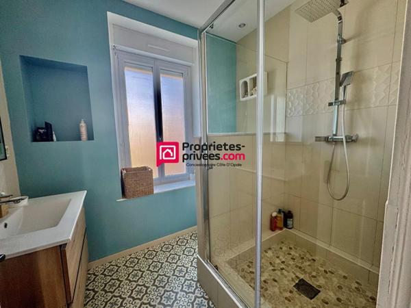 Unique dans le carré d'or entre les Commerces et la Plage !!