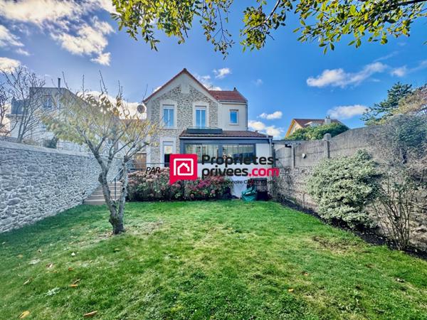 Unique dans le carré d'or entre les Commerces et la Plage !!