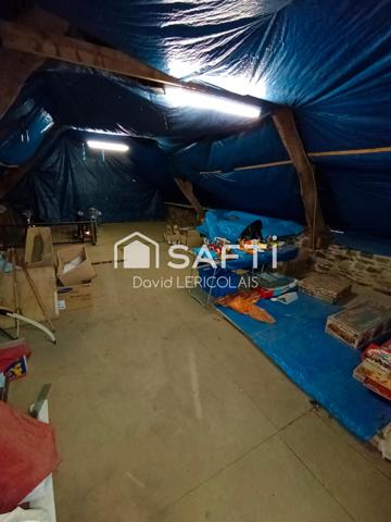 TRES GRANDE LONGERE EN PIERRES