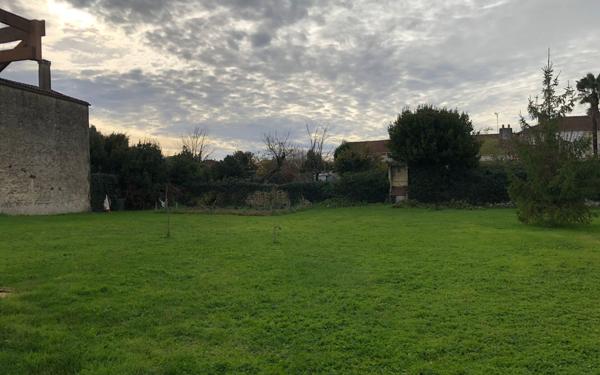 Maison à louer    4 pièces •  Échillais