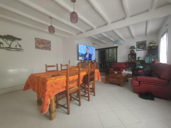 MAISON DE CHARME RENOVEE DE 105 M² HABITABLE AVEC ABRI DE JARDIN SUR 350 M² DE TERRAIN CLOS AU CALME Beauvais (60000)