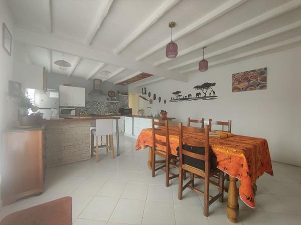 MAISON DE CHARME RENOVEE DE 105 M² HABITABLE AVEC ABRI DE JARDIN SUR 350 M² DE TERRAIN CLOS AU CALME Beauvais (60000)