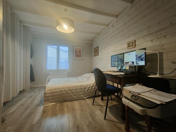 MAISON DE CHARME RENOVEE DE 105 M² HABITABLE AVEC ABRI DE JARDIN SUR 350 M² DE TERRAIN CLOS AU CALME Beauvais (60000)