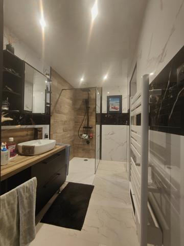 MAISON DE CHARME RENOVEE DE 105 M² HABITABLE AVEC ABRI DE JARDIN SUR 350 M² DE TERRAIN CLOS AU CALME Beauvais (60000)