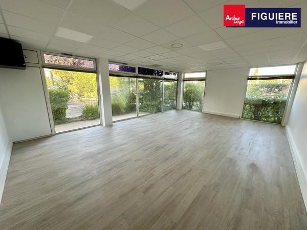 PETITE SURFACE DE BUREAUX EN RDC À LOUER OU À VENDRE