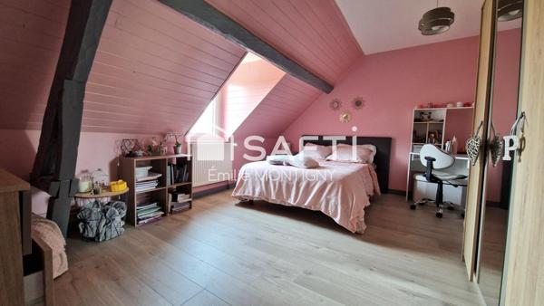 Maison ancienne traditionnelle de 186m2 - 6 chambres - Terrain 724m2