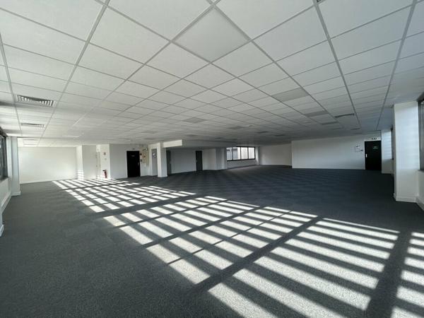 BUREAUX à LOUER de 1508 m²