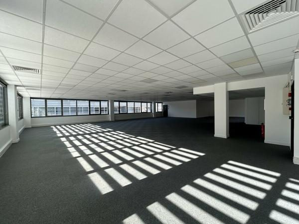 BUREAUX à LOUER de 1508 m²