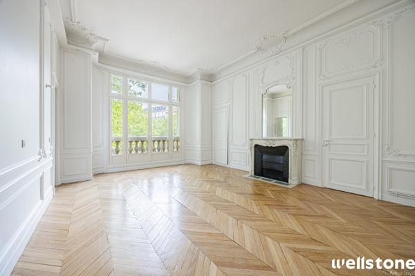 Bureaux à louer à PARIS 75008