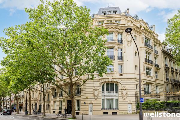 Bureaux à louer à PARIS 75008
