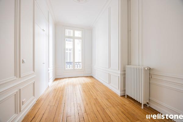 Bureaux à louer à PARIS 75008