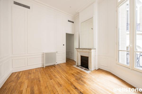 Bureaux à louer à PARIS 75008