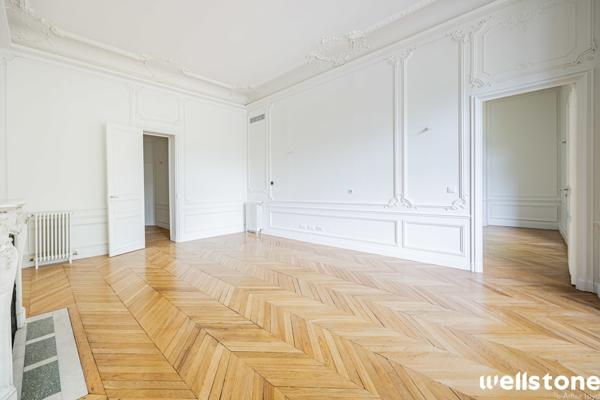 Bureaux à louer à PARIS 75008