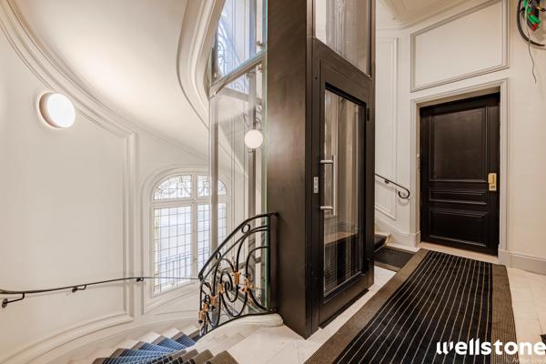 Bureaux à louer à PARIS 75008